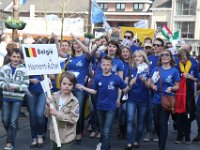 jeugdfanfare in de optocht 4 mei 2013 23