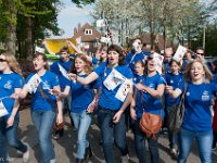 jeugdfanfare in de optocht 4 mei 2013 29 : Dommelhof, proclamatie